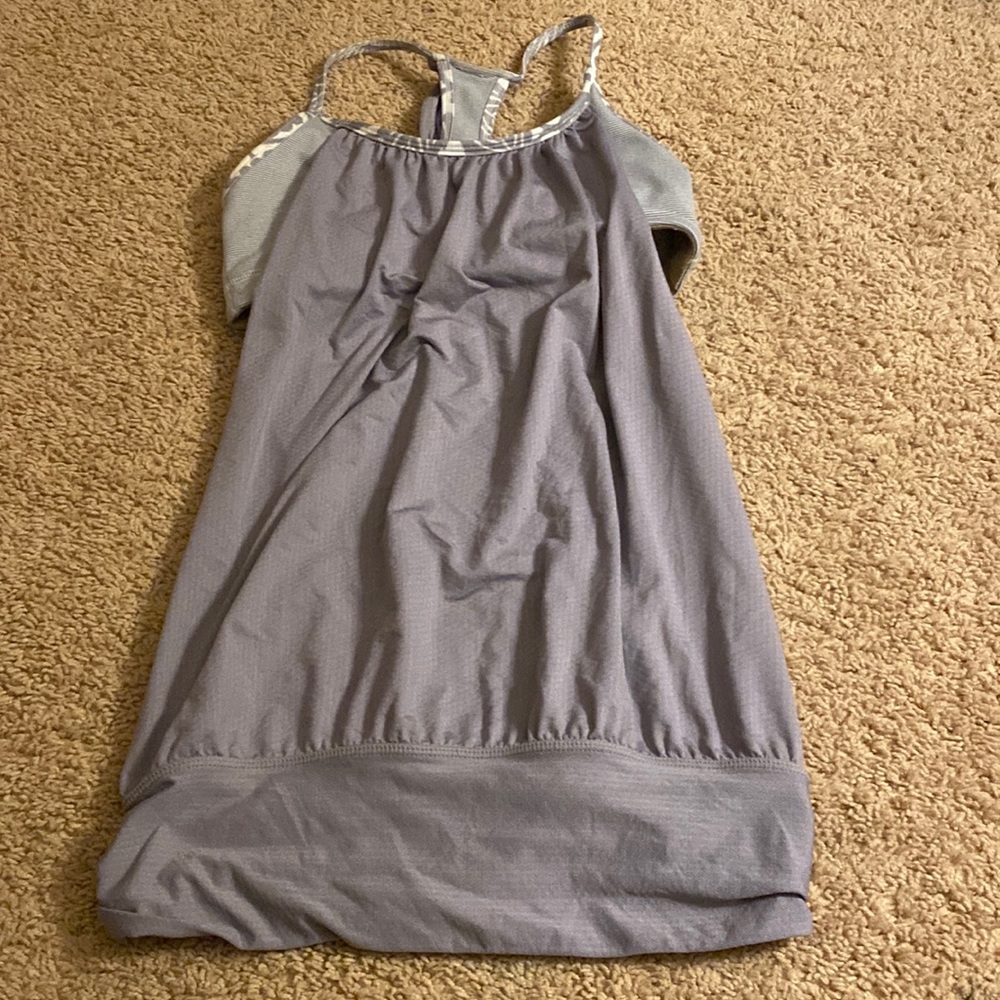 lululemon tank!